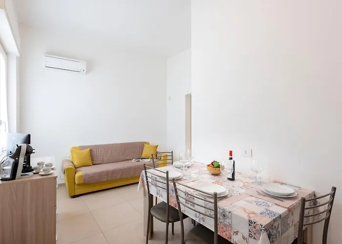 La 2 Ondina 200m From Sea - Happy Apartment